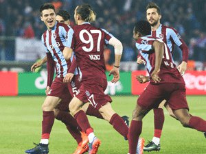 TRABZONSPOR İKİNCİ YARIDA 50 YIL’IN PROVASINI YAPIYOR